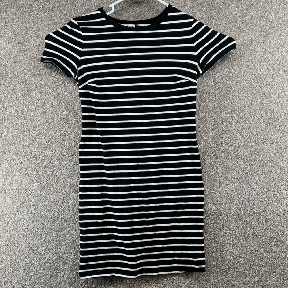 Old Navy Medium Striped Black and White Dress